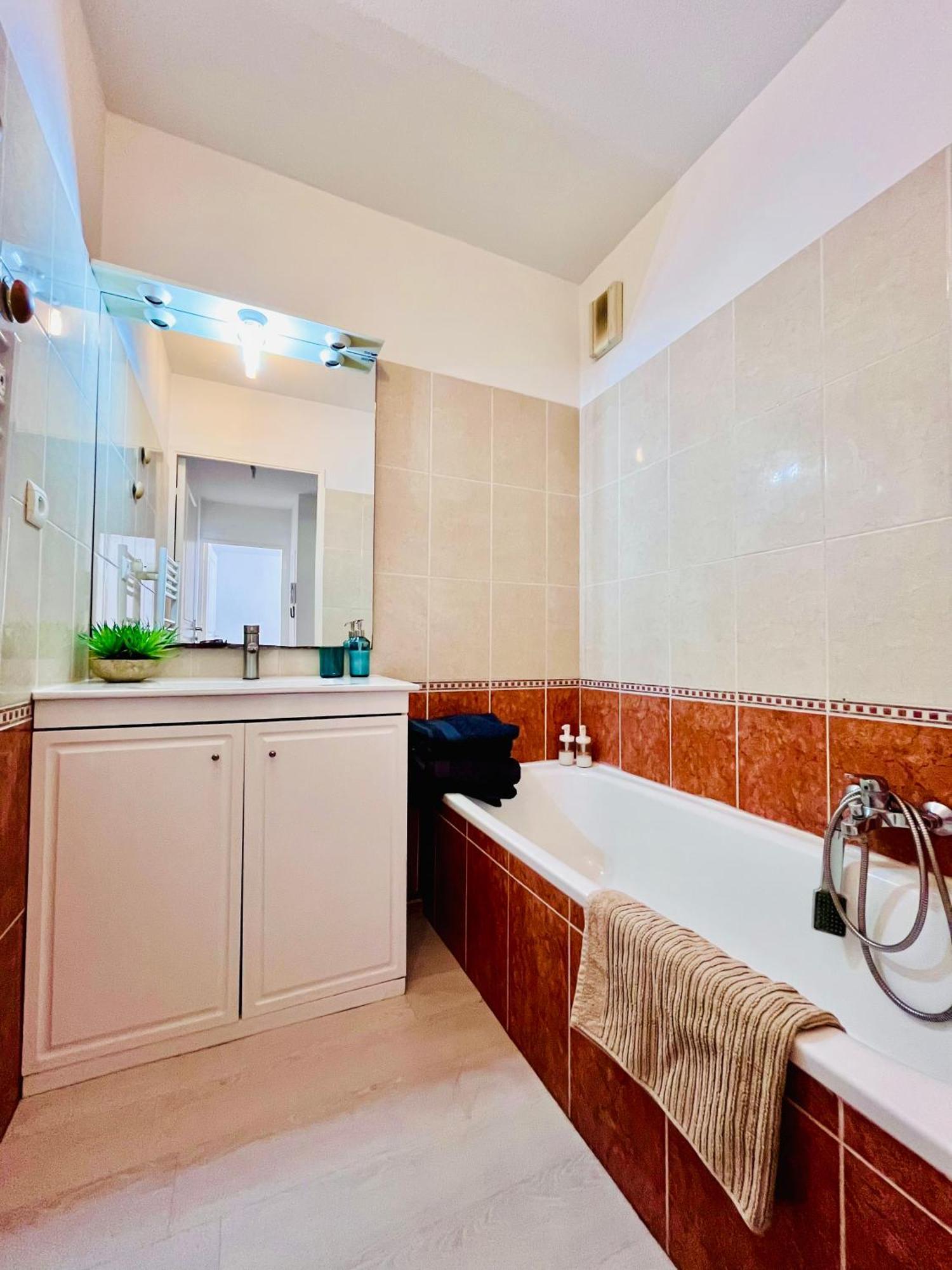 Magnificent Renovated Apartment, 2 Rooms Of 45 M2, Close Tothe Sea, Top Floor, Terrace Nice Luaran gambar